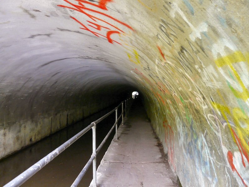 Inside Woodley Tunnel © Gerald England :: Geograph Britain and Ireland