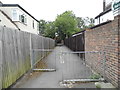 Path from Kenilworth Road to Stoneleigh Park Road