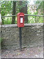 Chicklade: postbox № SP3 363, Knoyle Down Farm