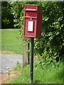 Zeals: postbox № BA12 79, Longcross