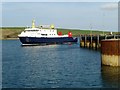 HY5140 : Ferry Arriving At Westray by Rude Health 