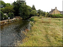 SP1620 : River Windrush near the Gustav Holst Way in Bourton-on-the-Water by Jaggery