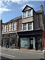 Unoccupied shop in East High Street