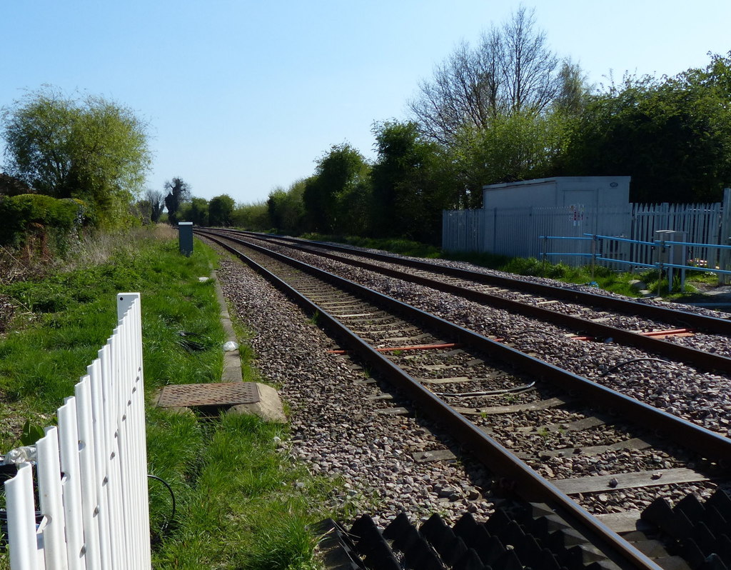 Railway Line On The Edge Of Pinchbeck © Mat Fascione Geograph