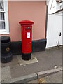 TL9836 : Stoke By Nayland Post Office George VI Postbox by Geographer