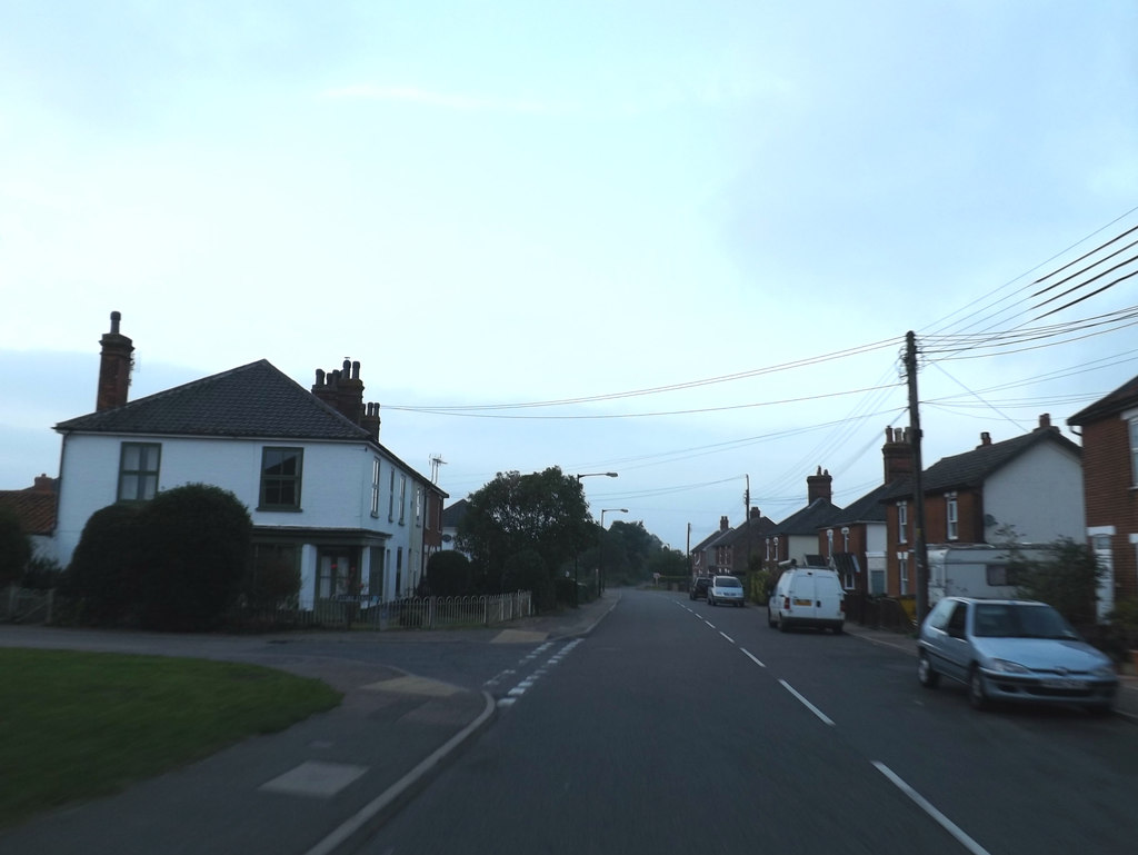 B1077 Shelfanger Road, Diss © Geographer :: Geograph Britain and Ireland