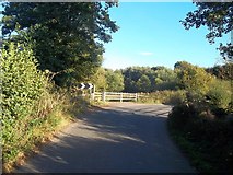 SK2643 : Lane Bend and Footpath Entrance at Mercaston by Jonathan Clitheroe