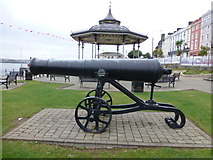 W7966 : Crimean War cannon, White Star Line Parade Grounds, Cobh by Kenneth  Allen
