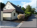 Thatched cottage along Leicester Road