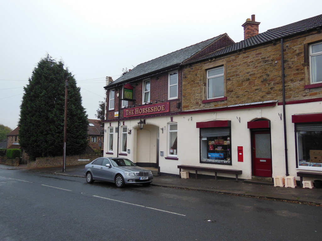 The Horseshoe Public House © Ian S :: Geograph Britain and Ireland