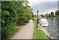 Footpath along the River Thames