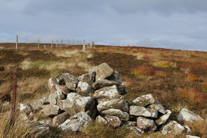 East cairn on Wardlaw Hill © Leslie Barrie :: Geograph Britain and Ireland