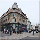 NO4030 : Corner block: Commercial Street and Murraygate, Dundee by Bill Harrison