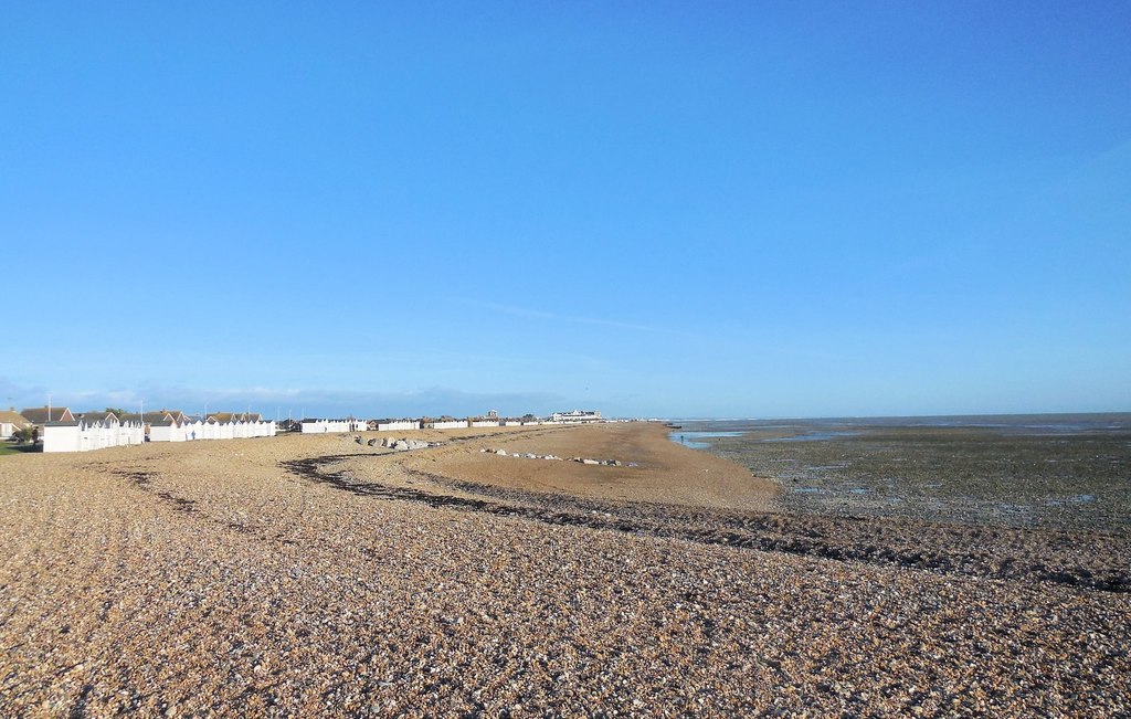 Beach near Sea Lane Café, Goring © Paul Gillett :: Geograph Britain and ...