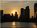 TQ3879 : Sunset over the Isle of Dogs by Stephen Craven