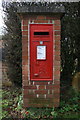 SU5795 : Benchmarked pillar box, Abingdon Road by Roger Templeman