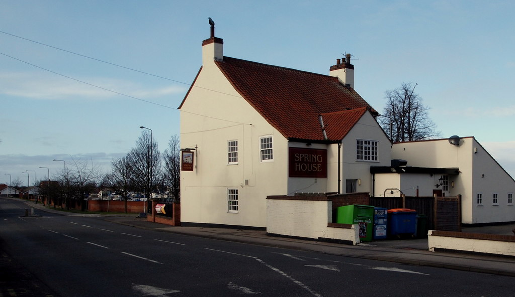 Farndon Road, Newark, Notts © David HallamJones Geograph Britain