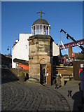 NT1380 : Harbour light, North Queensferry by M J Richardson