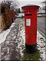 Epsom: postbox № KT18 155, Downswood