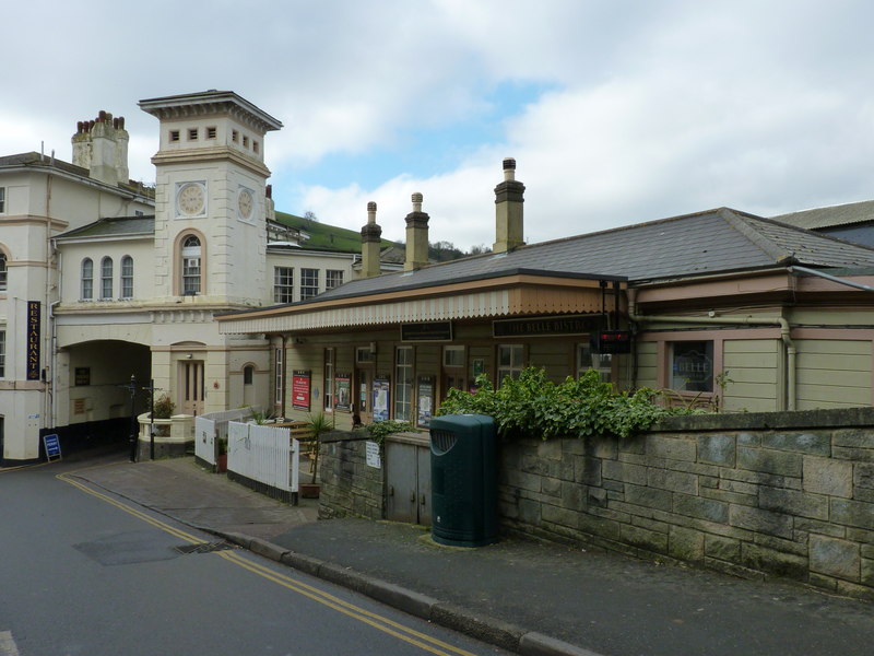 Kingswear Station from the road to the... © Ruth Sharville :: Geograph ...