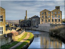 SD8332 : Leeds and Liverpool Canal, Burnley by David Dixon