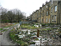 SE1315 : Dereliction, Back Moor End Road, Lockwood by Humphrey Bolton