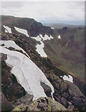 NH9902 : Cliffs of Coire an t-Sneachda by Alan Reid