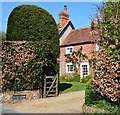 SU7887 : Village House, Pheasant's Hill, Buckinghamshire by Oswald Bertram