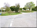 Crossing of roads and byway at Ragged Appleshaw