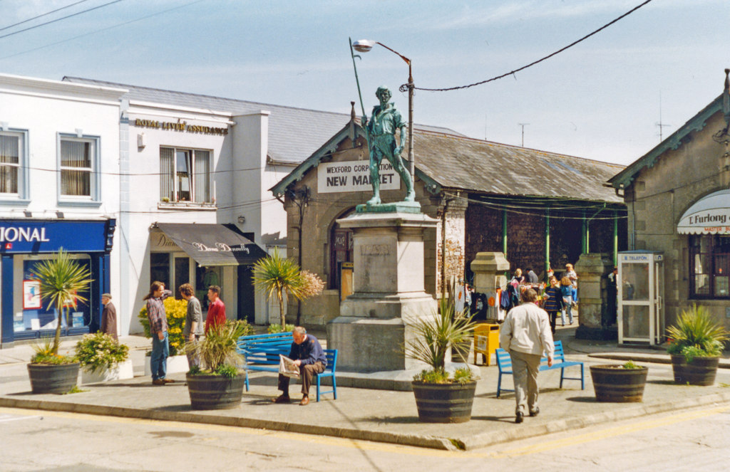 Wexford: Pikeman statue at Bullring,... © Ben Brooksbank :: Geograph ...