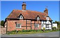 SU4877 : Cottage, Beedon, Berkshire by Oswald Bertram