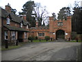 Thrumpton Hall gateway, Thrumpton