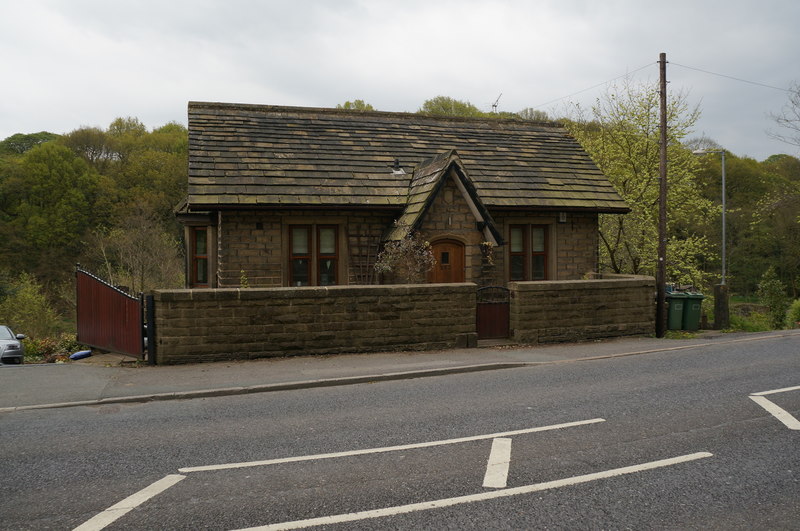 253 Wakefield Road, Denby Dale © Ian S Geograph Britain and Ireland