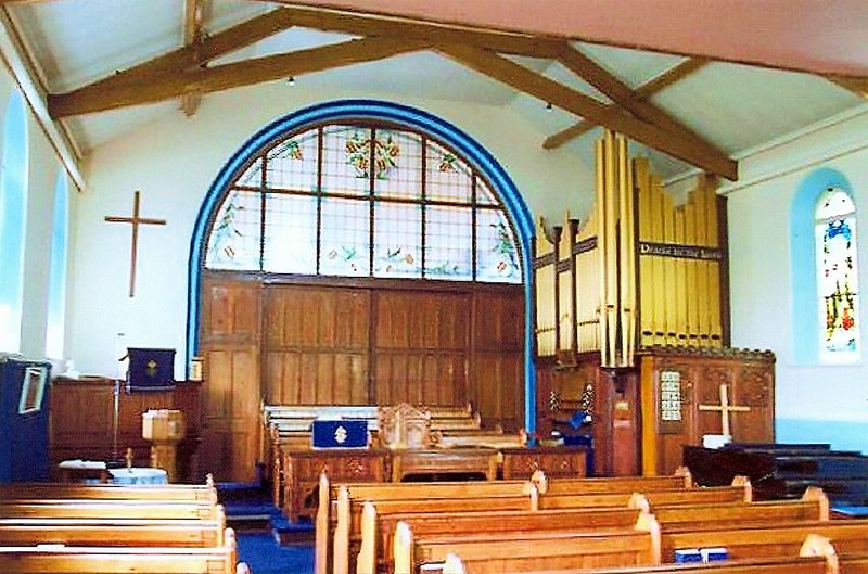 inside-the-united-reformed-church-at-rex-needle-geograph