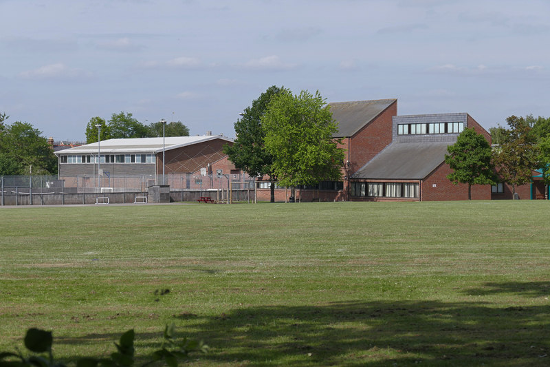 Trevelyan middle school, Windsor © Alan Hunt :: Geograph Britain and ...