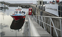 J5082 : The 'Ocean Crest' at Bangor by Rossographer