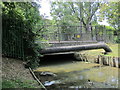 Bridge over the New River at Green Lanes (A105)