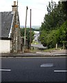 NS6574 : Footpath to Glasgow Road, Kirkintilloch by Richard Sutcliffe