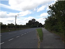 TM3968 : A12 Main Road, Yoxford by Geographer