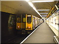 Main line train at Moorgate (1)