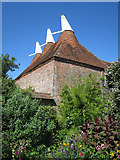 TQ8125 : Great Dixter Oast, Northiam by Oast House Archive