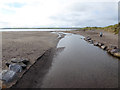 Q3700 : Stream on Ventry Strand by Oliver Dixon