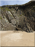 V3198 : Cliffs behind Coumeenoole Beach by Oliver Dixon