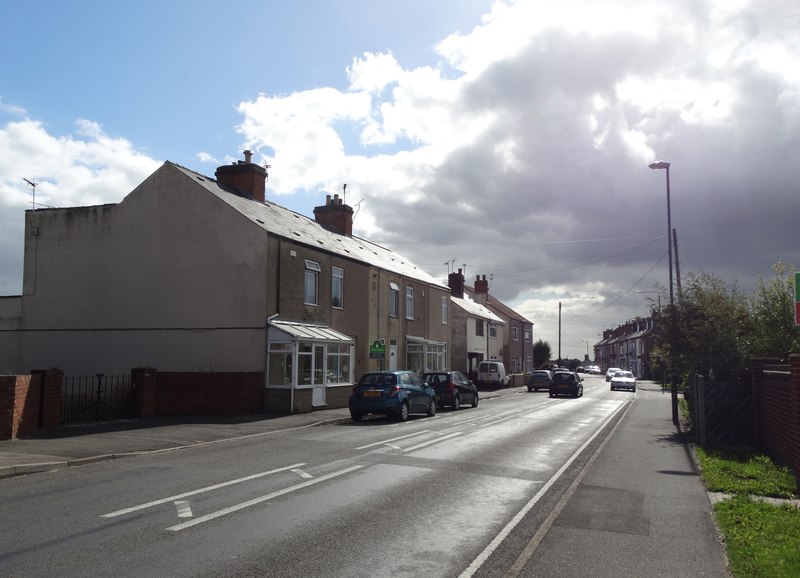 On Chesterfield Road, North Wingfield © Neil Theasby :: Geograph ...