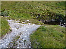 NH0139 : Track junction just above Bendronaig Lodge by Richard Law