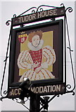 SP2764 : Queen Elizabeth I side of the Tudor House Inn name sign, Warwick by Jaggery