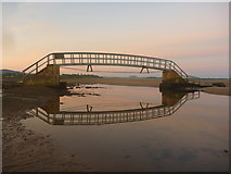 NT6678 : Coastal East Lothian : Footbridge At Belhaven by Richard West