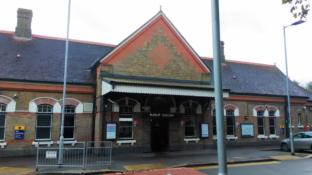 Ruislip Station © PAUL FARMER :: Geograph Britain and Ireland