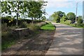 Road passing Hogsdown Farm