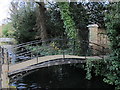 Footbridge over the New River (old course) by River View, EN2